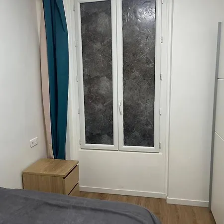 Corentin Cariou * Párizs